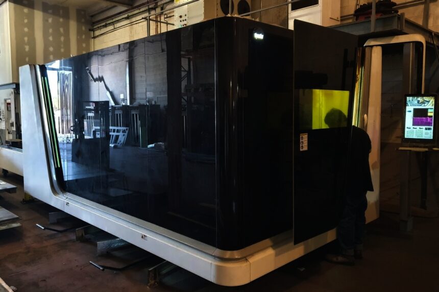 ⚡ Xecu incorpora nueva máquina de corte láser por fibra en Barcelona